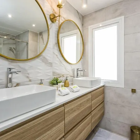 アパート Vivi Homes - Rio Pool, Terrace, Golf & Sea View フエンヒロラ