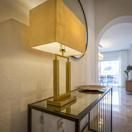 アパート Vivi Homes - Rio Pool, Terrace, Golf & Sea View フエンヒロラ