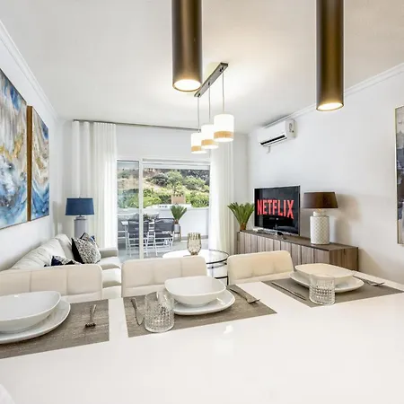 Vivi Homes - Rio Pool, Terrace, Golf & Sea View