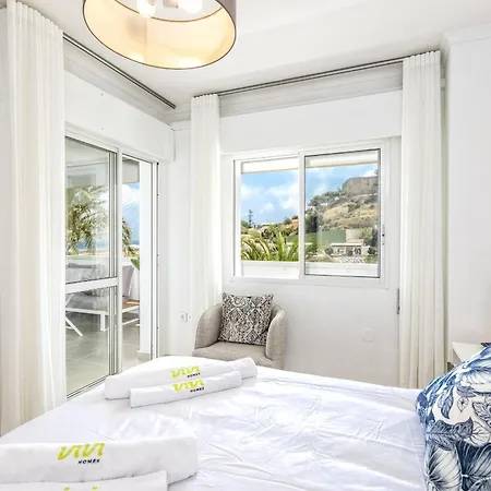 شقة Vivi Homes - Rio Pool, Terrace, Golf & Sea View فوينخيرولا